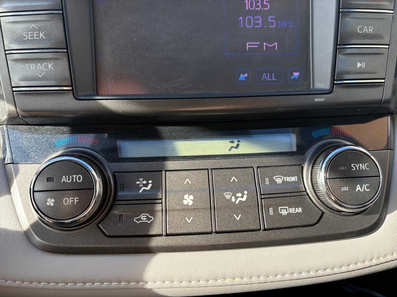 Used 2013 Toyota RAV4 Limited AWD/4WD image 22