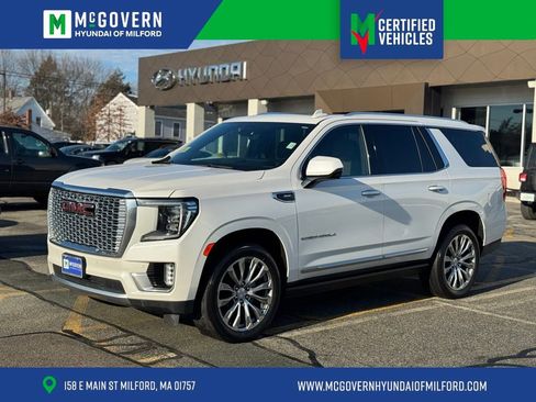 Used 2022 GMC Yukon Denali w/ Denali Premium Package image 1