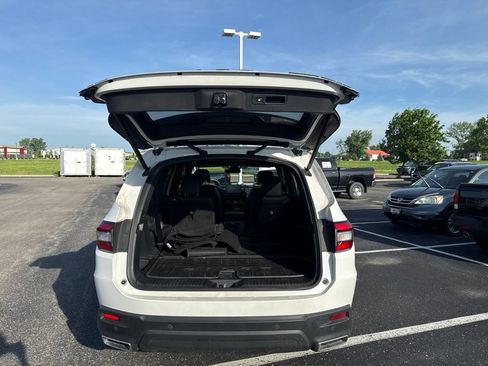 Used 2025 Honda Pilot Black Edition image 11