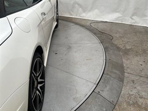 Used 2015 Mercedes-Benz SL 550 w/ White Arrow Edition image 15