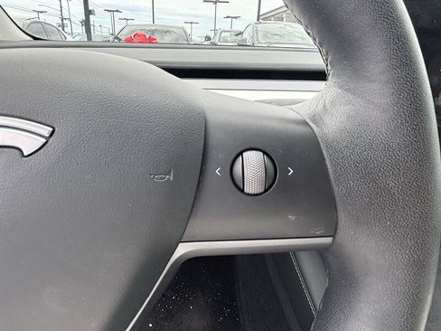Used 2022 Tesla Model 3 Long Range AWD/4WD image 17