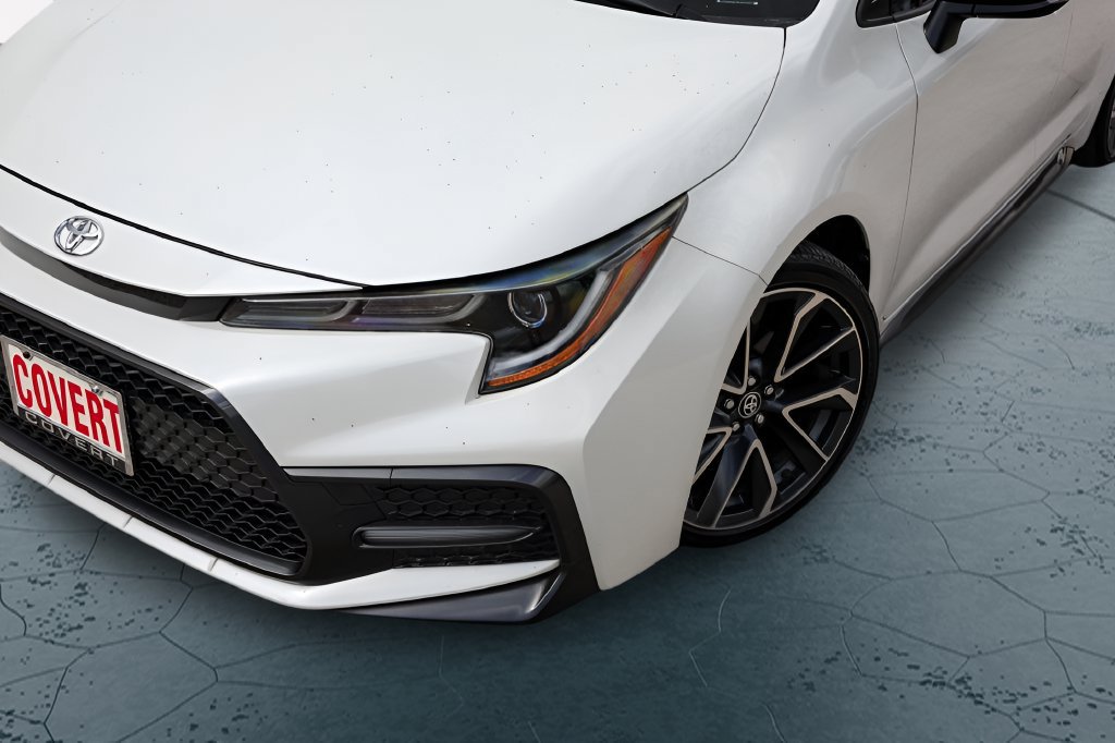 Used 2021 Toyota Corolla SE FWD image 2