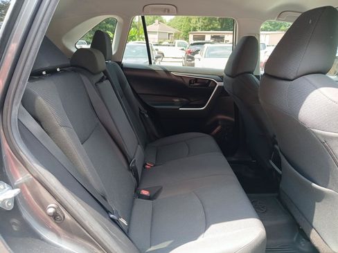 Used 2021 Toyota RAV4 LE FWD image 13