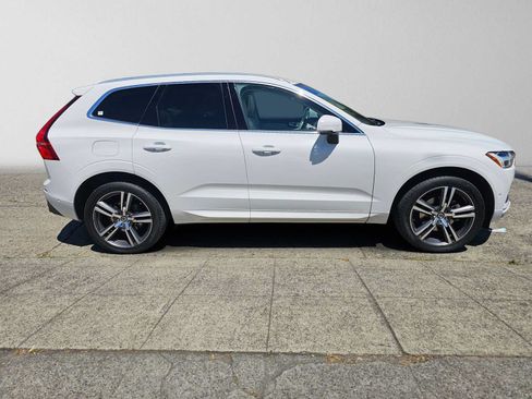 Used 2019 Volvo XC60 T5 Momentum w/ Premium Package FWD image 2
