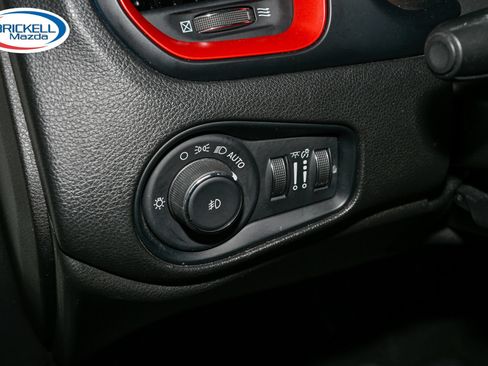 Used 2023 Jeep Renegade Trailhawk AWD/4WD image 26