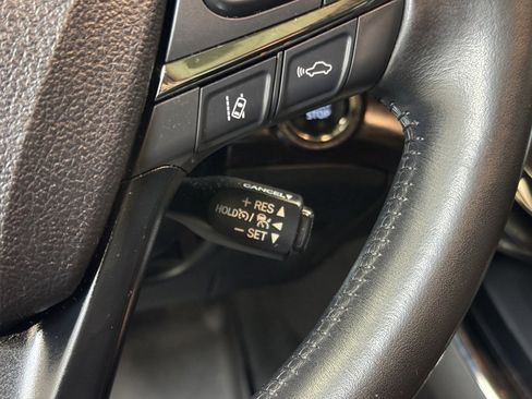 Used 2016 Toyota Avalon Limited image 35