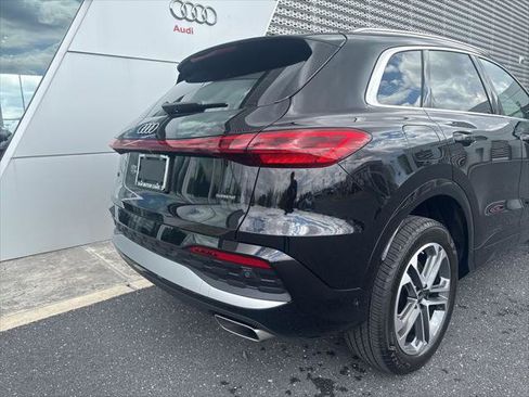 Certified 2025 Audi Q5 Premium w/ Premium Plus AWD/4WD image 4
