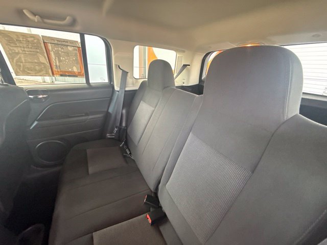 Used 2014 Jeep Patriot Latitude AWD/4WD image 27