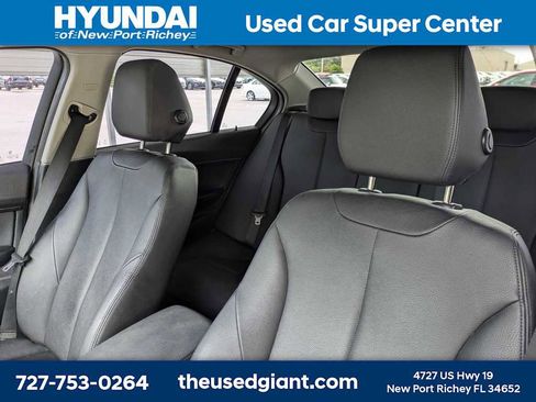 Used 2016 BMW 320i Sedan RWD image 7