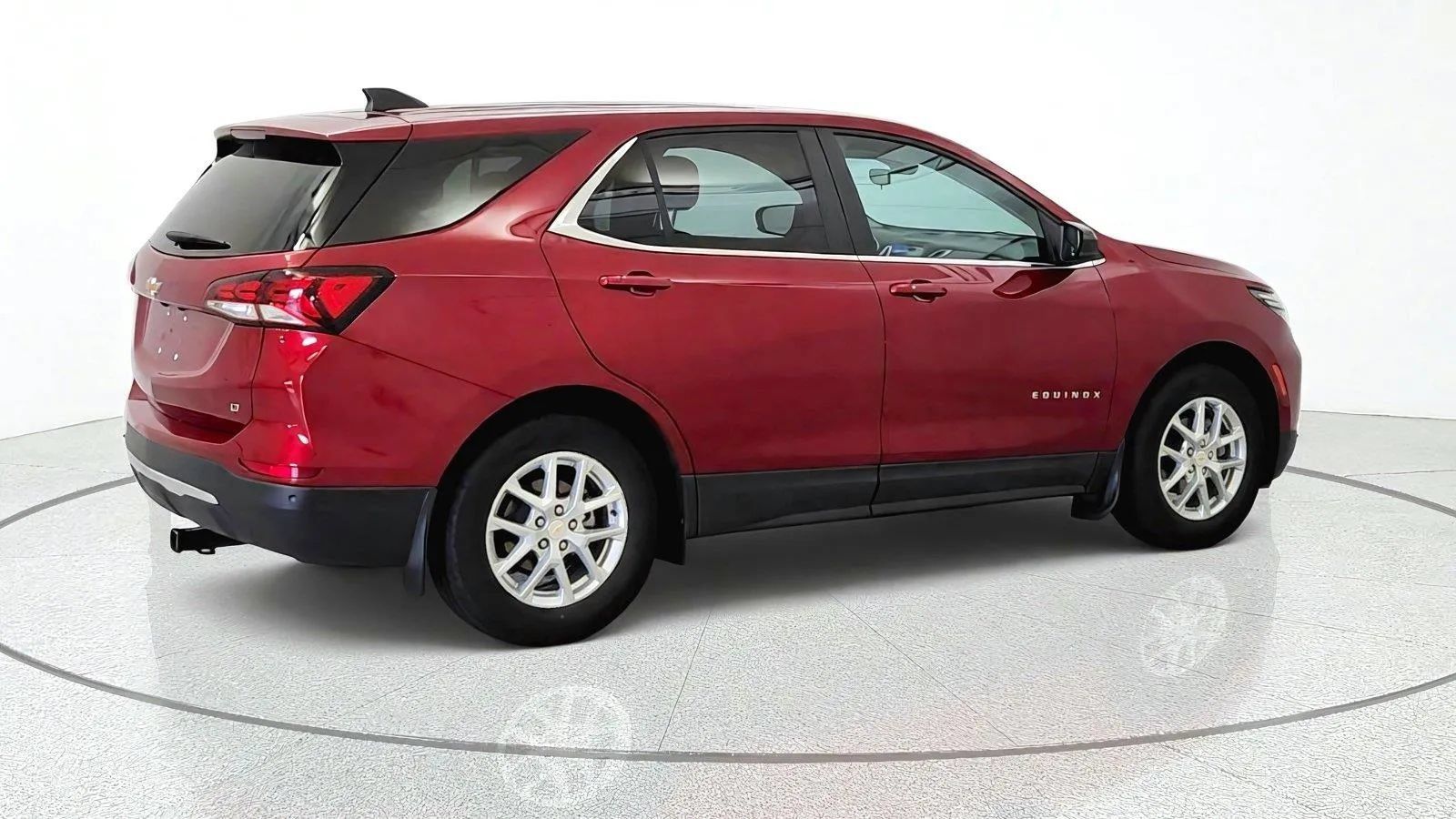 Used 2024 Chevrolet Equinox LT FWD image 9