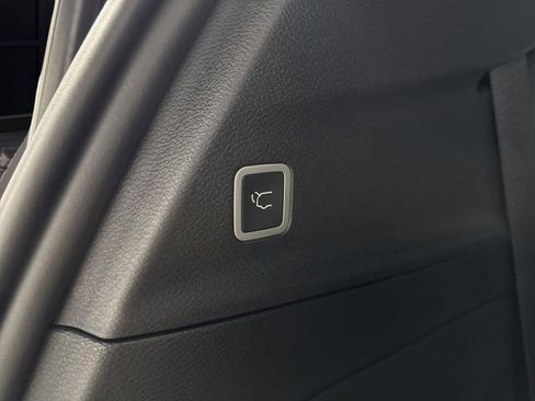 New 2026 Chrysler Pacifica Limited w/ S Appearance Package image 16