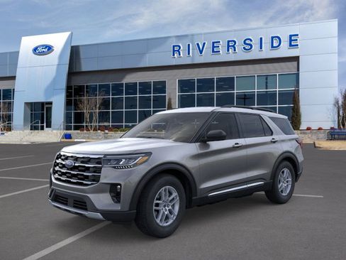 New 2025 Ford Explorer Active w/ Active Comfort Package image 2