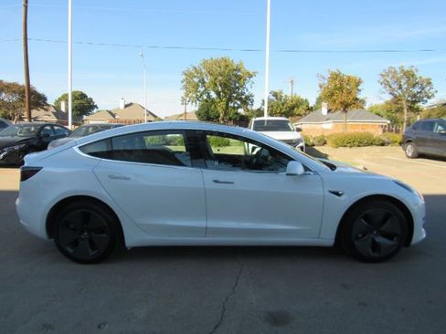 Used 2019 Tesla Model 3 Standard Range image 5