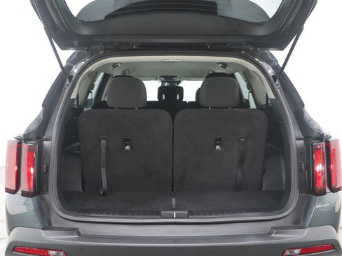 Used 2022 Kia Sorento LX image 16