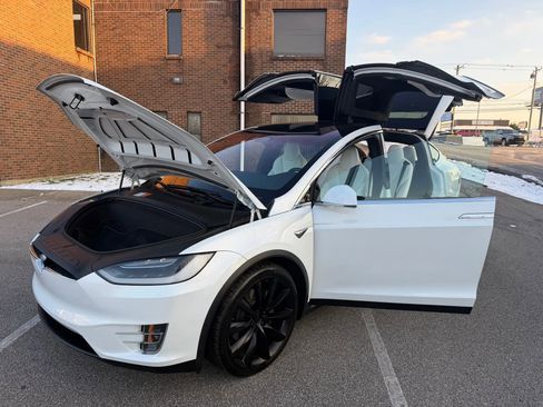 Used 2018 Tesla Model X 100D image 43