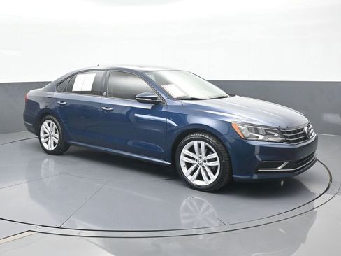 Used 2019 Volkswagen Passat 2.0T Wolfsburg image 8