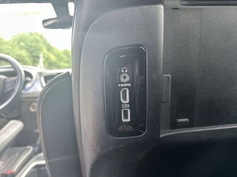 Used 2018 Chrysler Pacifica Limited w/ S Appearance Package FWD image 56