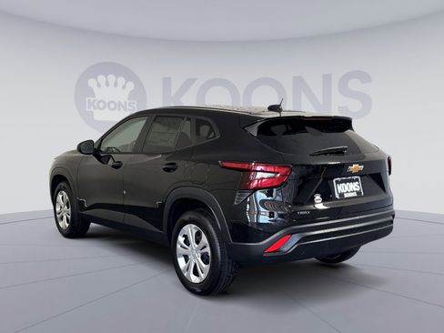New 2026 Chevrolet Trax LS FWD image 4