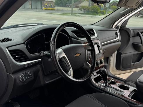 Used 2014 Chevrolet Traverse LT FWD image 23