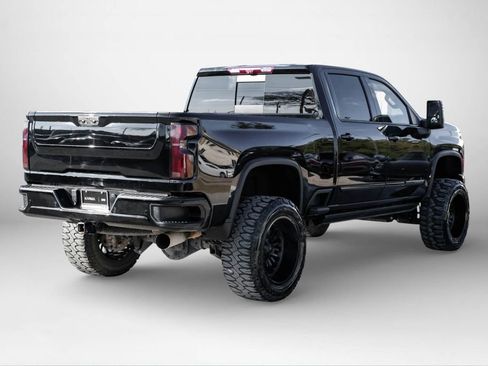 Used 2024 Chevrolet Silverado 3500 High Country w/ High Country Premium Package AWD/4WD image 6