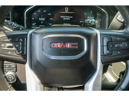 Used 2025 GMC Sierra 1500 SLT AWD/4WD image 4