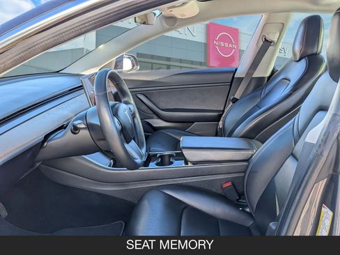 Used 2018 Tesla Model 3 Long Range image 15