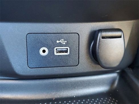 Used 2018 Nissan Rogue SV image 21