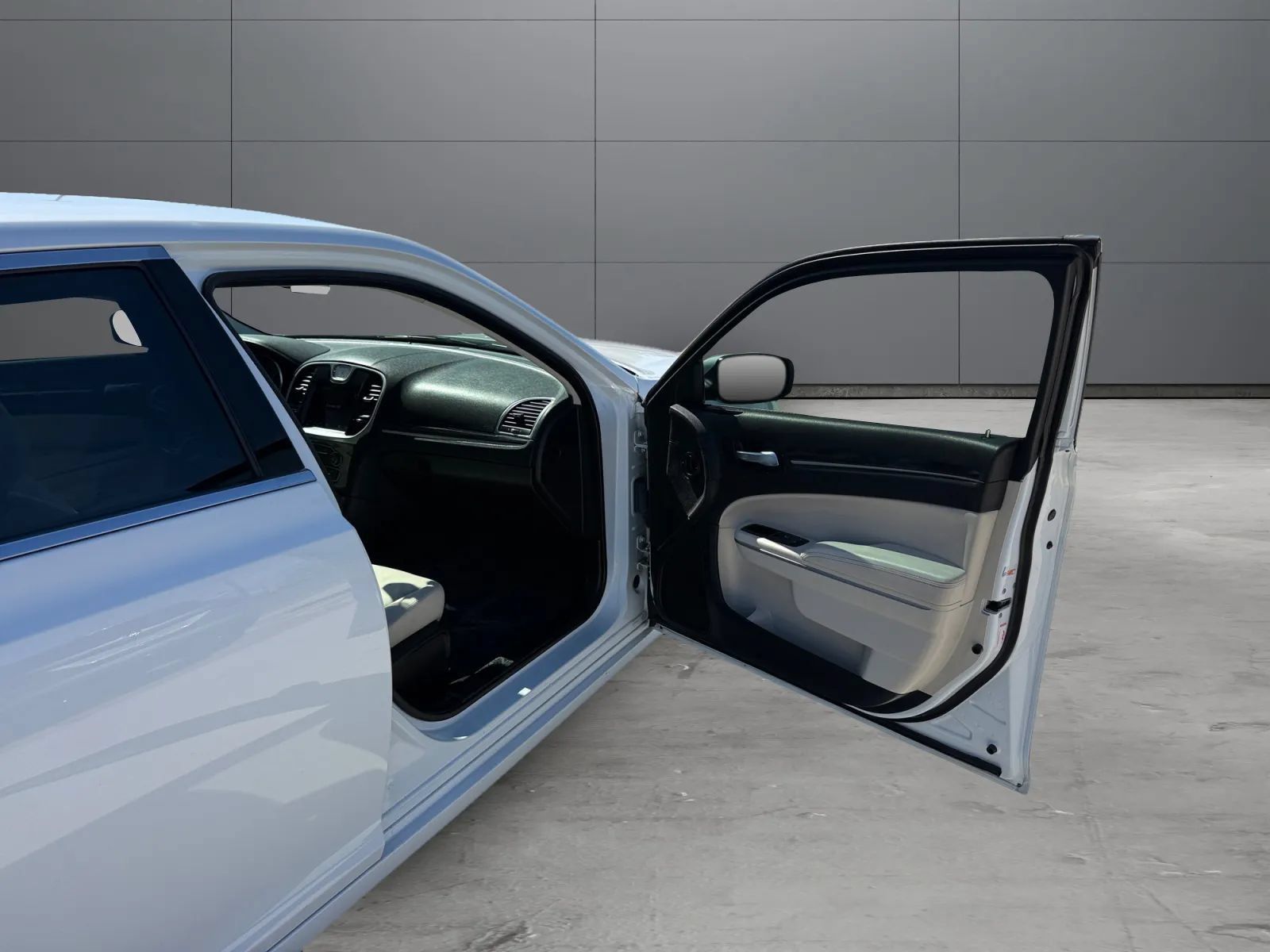 Used 2019 Chrysler 300 Touring AWD/4WD image 22