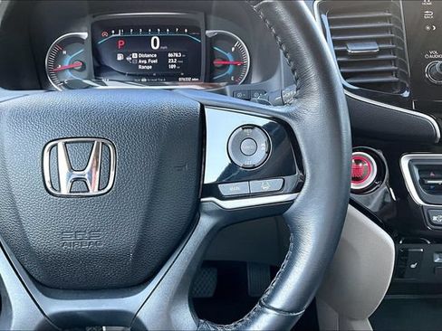 Used 2021 Honda Pilot Touring image 12