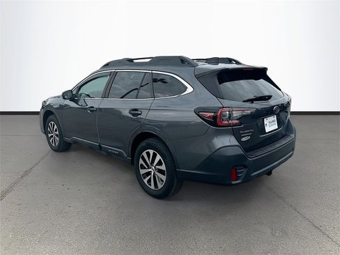 Used 2022 Subaru Outback Premium image 5