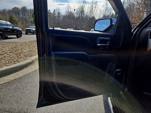 Used 2018 GMC Sierra 1500 Denali w/ Denali Ultimate Package image 9