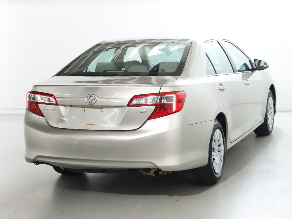Used 2014 Toyota Camry LE FWD image 48