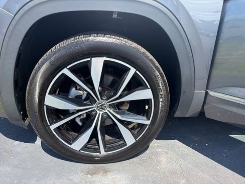 Used 2024 Volkswagen Atlas Cross Sport SEL Premium R-Line AWD/4WD image 16