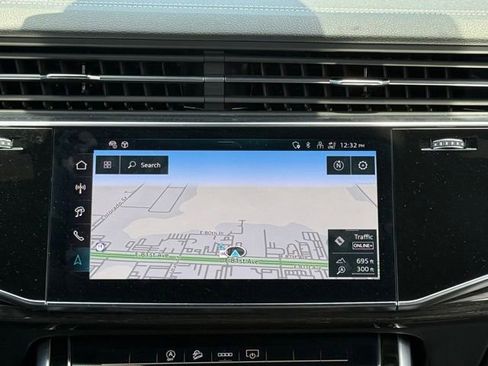 Used 2025 Audi Q8 Premium Plus AWD/4WD image 30