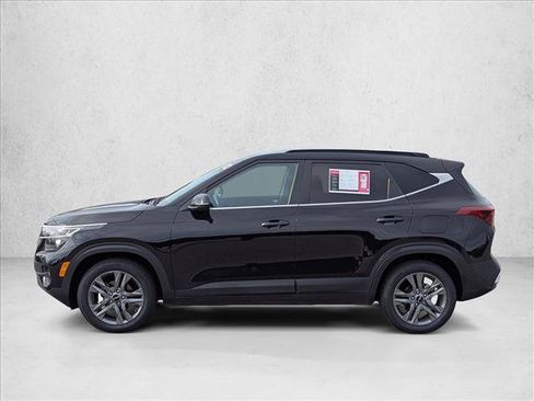 Used 2023 Kia Seltos S w/ Navigation Package FWD image 8