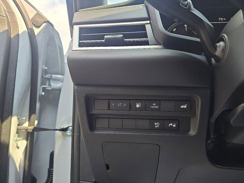 New 2025 Mitsubishi Outlander SEL image 14