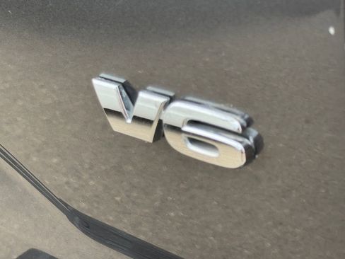 Used 2016 Toyota Tacoma TRD Off-Road w/ Towing Package image 8