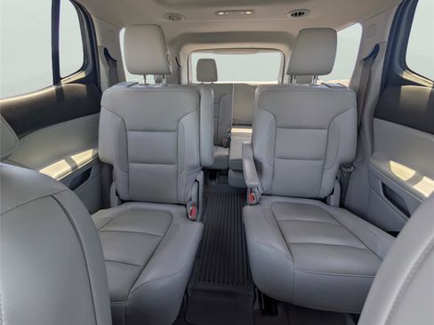 Used 2017 GMC Acadia SLT FWD image 12
