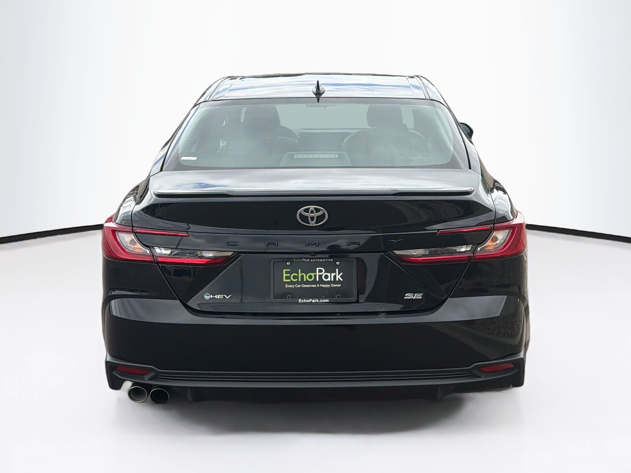 Used 2025 Toyota Camry SE FWD image 7