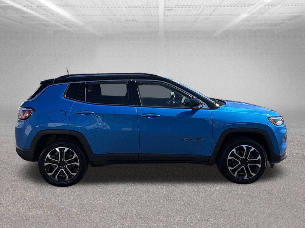 Used 2022 Jeep Compass Limited AWD/4WD image 13