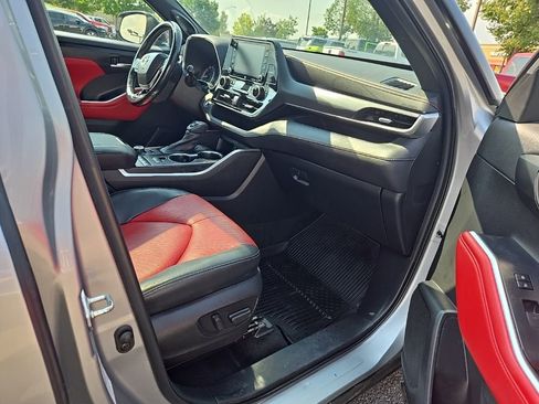 Used 2022 Toyota Highlander XSE image 30