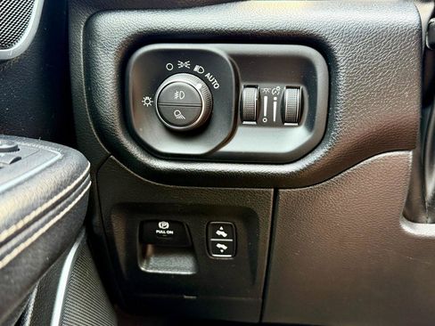 Used 2022 RAM 1500 Laramie AWD/4WD image 33
