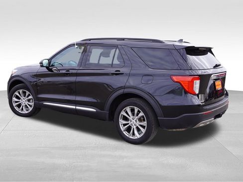 Certified 2023 Ford Explorer XLT w/ Equipment Group 202A image 9