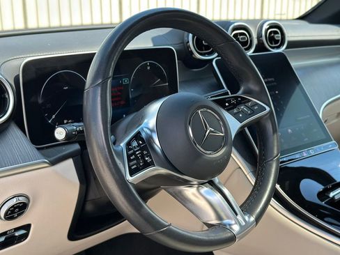 Used 2024 Mercedes-Benz GLC 300 4MATIC image 17