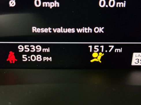 Used 2023 Audi RS Q8 w/ Black Optic Package image 23