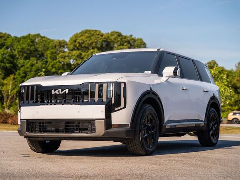 Used 2027 Kia Telluride LX w/ Towing Package FWD image 3