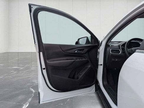 Used 2023 Chevrolet Equinox LT image 14