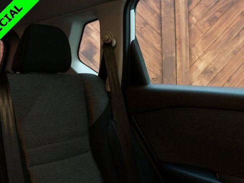 Used 2022 Nissan Rogue SV image 56