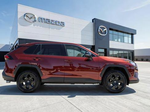 Used 2022 Toyota RAV4 LE image 2