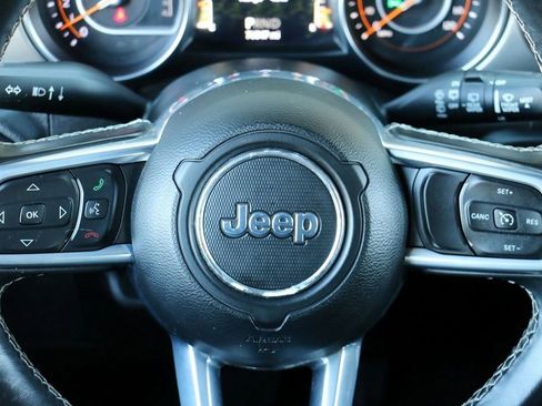 Used 2021 Jeep Wrangler Unlimited Sahara image 21